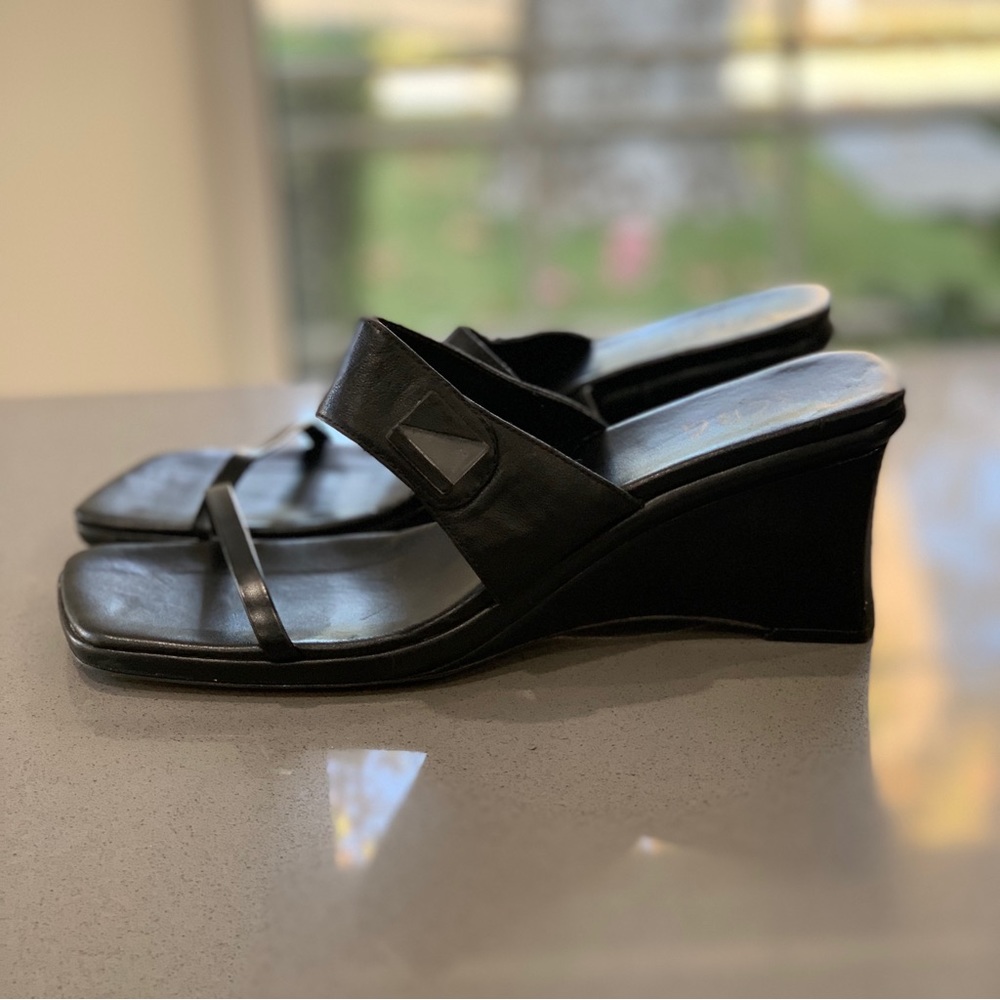 BCBG Modern wedge sandals